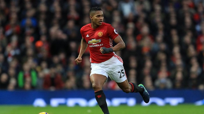 Valencia Ingin Enam Musim Lagi di MU