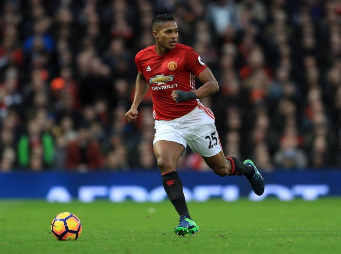 MU Perpanjang Kontrak Antonio Valencia