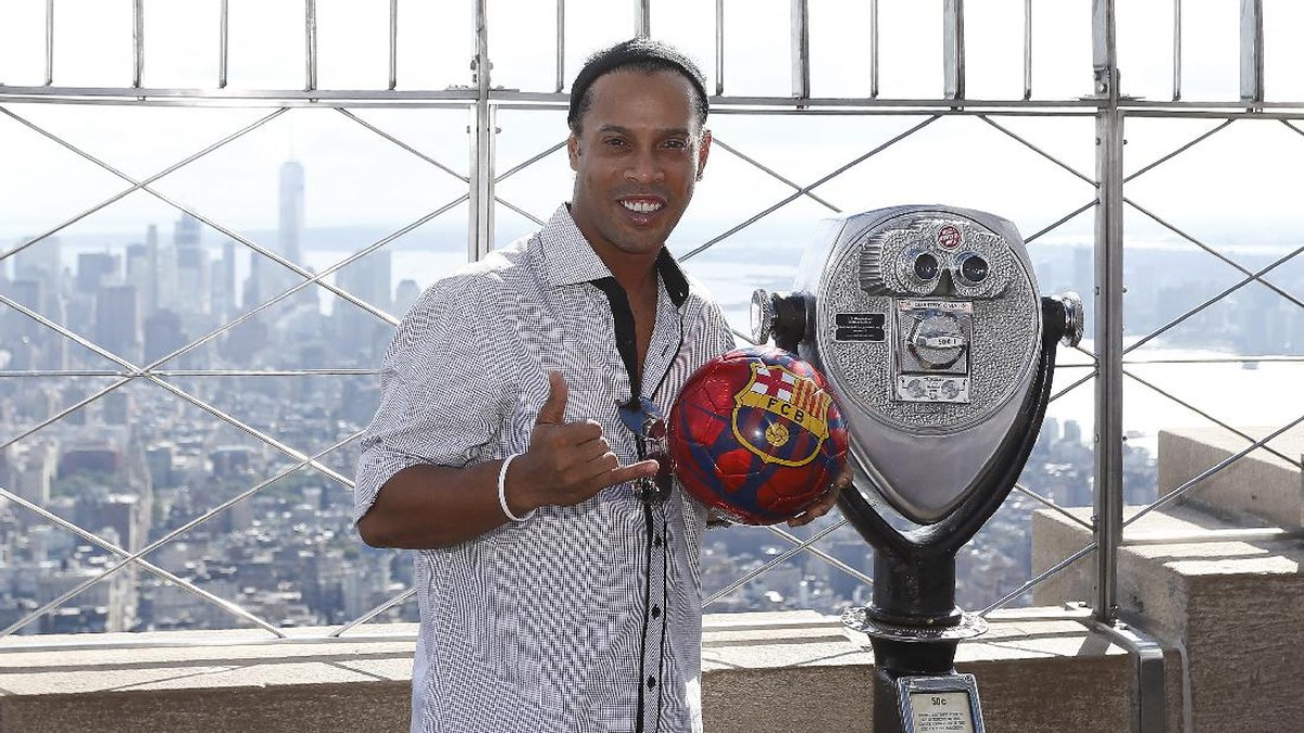 Ronaldinho disebut-sebut ingin poligami. (Foto: Jeff Zelevansky/Getty Images for FC Barcelona)