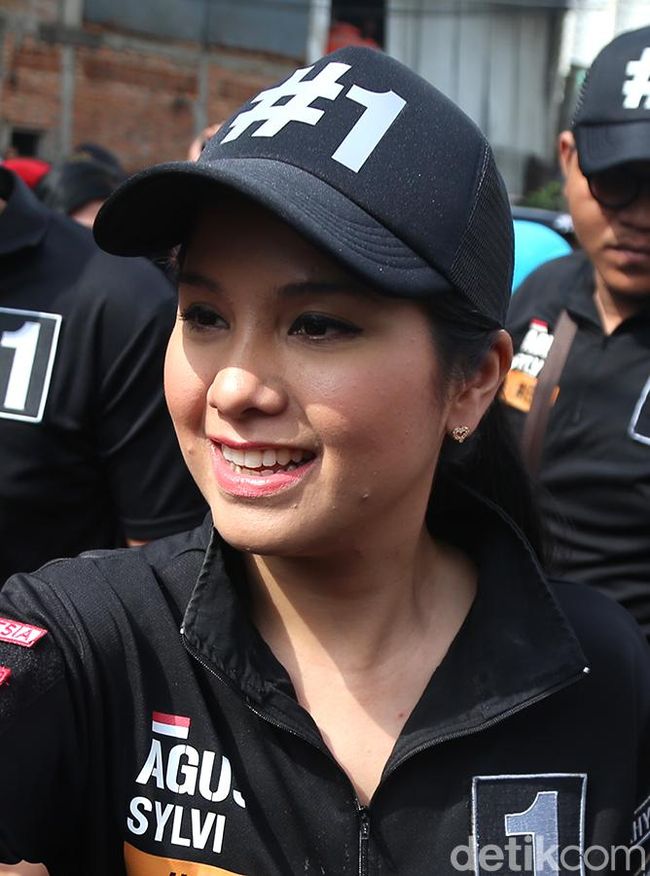 Hadiri Maulid Nabi, Anissa Pohan Minta Doa Restu Untuk 