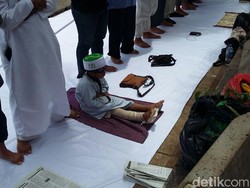 Bocah yang Kakinya Patah Kembali Ikut Aksi FPI di Sidang Ahok