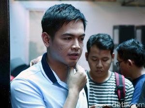 Tak Ingatkah Kalian Dulu Susah Dapat Restu, Tommy Kurniawan-Tania? Tak Ingatkah Kalian Dulu Susah Dapat Restu, Tommy Kurniawan-Tania?