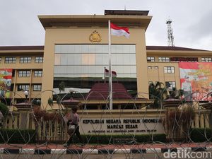Bareskrim Panggil Keluarga Pengikut HRS yang Tewas Ditembak Senin Depan Bareskrim Panggil Keluarga Pengikut HRS yang Tewas Ditembak Senin Depan
