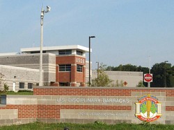 Obama Kurangi Masa Hukuman Pembocor Dokumen AS ke WikiLeaks