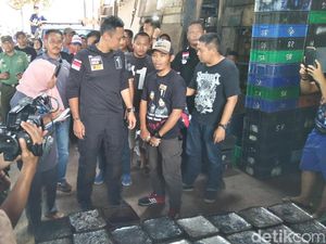 Agus Yudhoyono Dengarkan Curhat Pembuat Cincau Soal Modal