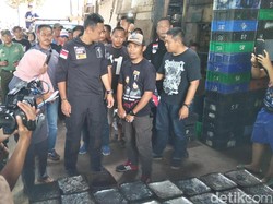 Agus Yudhoyono Dengarkan Curhat Pembuat Cincau Soal Modal