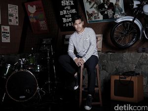 Biasa Stripping, Arifin Putra Mudah Improvisasi dalam Berakting