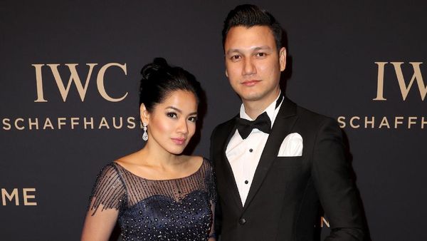 Christian dan Titi Kamal Eksis Bareng Seleb Dunia