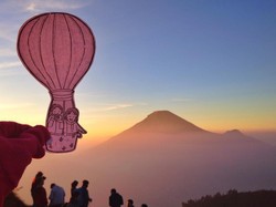 Coret-coretan Bareng Pacar Bikin Pasangan Ini Beken di Instagram