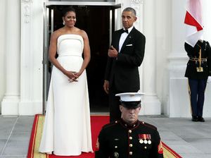 Foto: Gaya Anggun Michelle Obama Pamer Bahu Atletis Foto: Gaya Anggun Michelle Obama Pamer Bahu Atletis