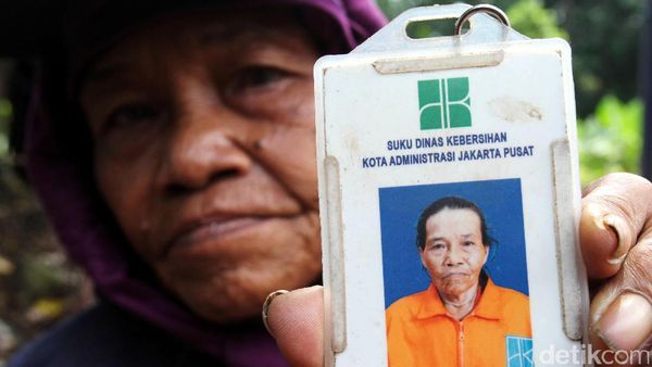 Balada Nenek Tinah Mantan Pasukan Oranye