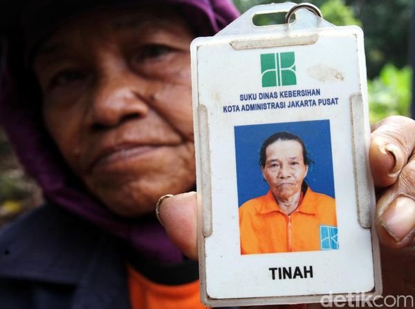 Balada Nenek Tinah Mantan Pasukan Oranye