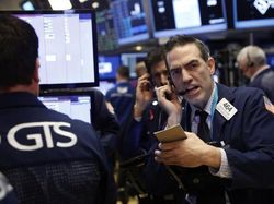 Bursa Saham-Bitcoin Rontok Usai Trump Umumkan Kebijakan Tarif
