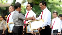Polisi yang Ungkap Perampokan Pulomas Terima Penghargaan