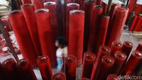Produksi Lilin Jelang Imlek Meningkat Tajam