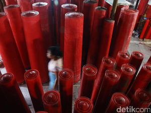 Produksi Lilin Jelang Imlek Meningkat Tajam