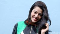 Ditanya Hubungan Cinta, Susan Sameh Ceria Banget!