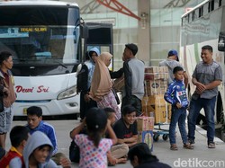 Kesemrawutan (Juga) Membayang di Terminal Pulogebang