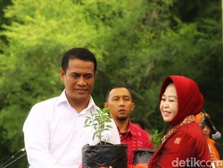 Mentan dan Ketua PKK Kembangkan Pusat Bibit Cabai dan Sayuran