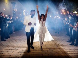 5 Ide Gaun Pengantin dengan Celana yang Buat Kamu Jadi Pusat Perhatian