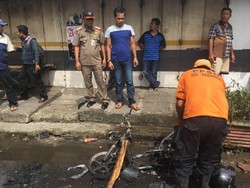 Motor Penjambret di Tambora Jakbar Dibakar Massa