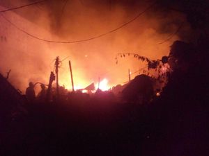 Tak Hanya Lapak, Kebakaran di Kebon Jeruk Juga Hanguskan 6 Rumah