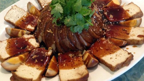 Sajian Spesial Imlek Berbahan Abalone dan Bebek Ada Di Sini