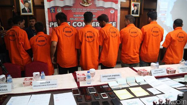 8 WN India Sindikat Pemalsu Visa Digulung