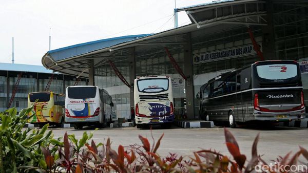 Melihat Suasana Terkini Terminal Pulo Gebang