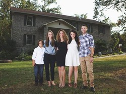 Wanita Ini Bangun Rumah dari Video Tutorial di YouTube