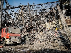 Gedung Runtuh di Iran, Lebih dari 20 Pemadam Kebakaran Tewas