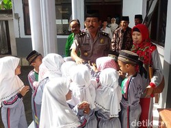 Melihat Sekolah Gratis Milik Seorang Polisi di Banyuwangi