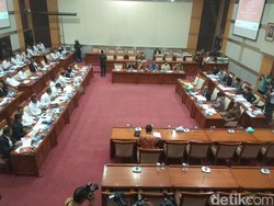 DPR Rapat dengan Menkum HAM, Bahas Bebas Visa hingga Lapas