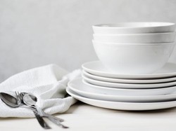 Studi Ungkap Corona Bisa Bertahan di Alat Makan Stainless dan Plastik