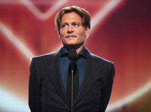 Johnny Depp Bikin Fans Cemas dengan Penampilan Terkininya