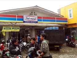 Laba Bersih Pemilik Indomaret Anjlok 71,03%
