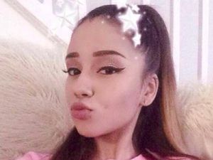 Pelayan Restoran Ini Populer di Instagram karena Mirip Ariana Grande