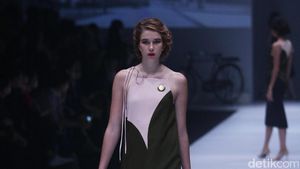 Foto: Koleksi Peggy Hartanto di Jakarta Fashion Week 2017