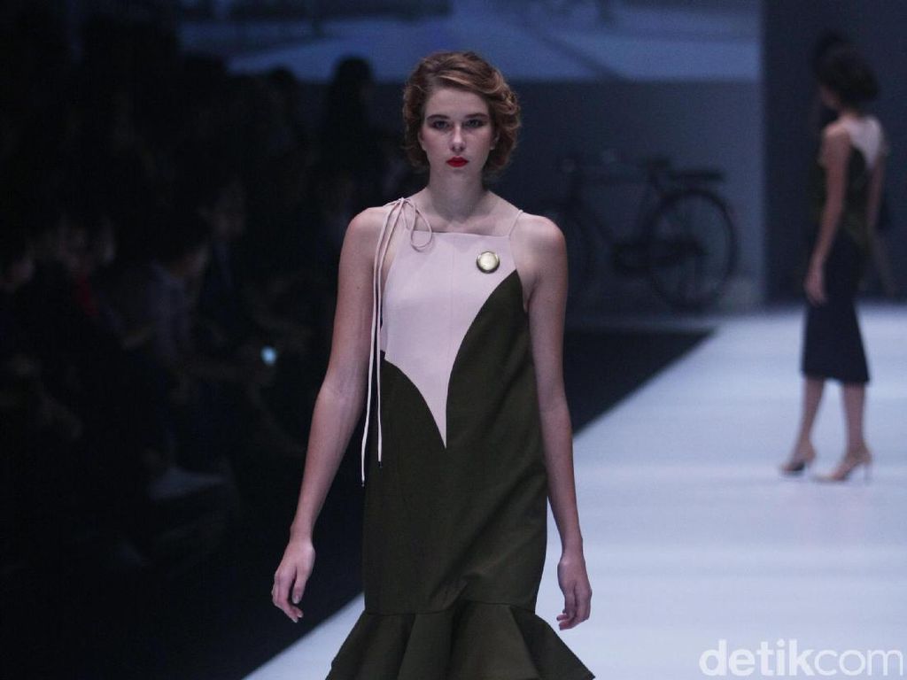 Foto: Koleksi Peggy Hartanto di Jakarta Fashion Week 2017 Foto: Koleksi Peggy Hartanto di Jakarta Fashion Week 2017