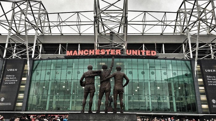 MANCHESTER, ENGLAND - JANUARY 15:  (EDITORS NOTE: This images has been processed using digital filters). A general view of the trinity statue of Law, Best and Charlton outside the stadium prior the Premier League match between Manchester United and Liverpool at Old Trafford on January 15, 2017 in Manchester, England.  (Photo by Mike Hewitt/Getty Images)