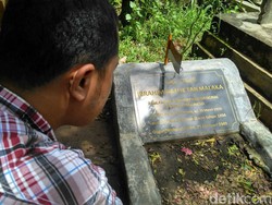 Warga Selopanggung Kediri Tolak Pemindahan Makam Tan Malaka