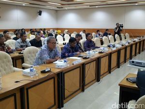 Seluruh Fraksi DPR Serahkan DIM RUU Pemilu ke Pemerintah