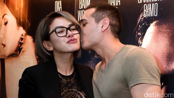 Nikita Mirzani dan Nicholas, Katanya Teman Tapi...