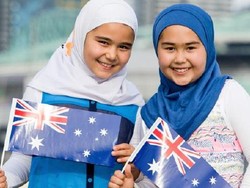 Dikecam, Iklan Billboard Bergambar 2 Hijabers Australia Diturunkan