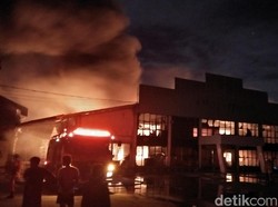 Penyebab Kebakaran Pabrik Industri Makanan Diduga dari Korsleting