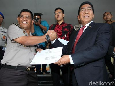 Datangi Polda Metro, Henry Yoso Minta Habib Rizieq Ditangkap