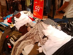 Pull & Bear Diskon Sampai 50%, Atasan Mulai dari Rp 59 Ribu