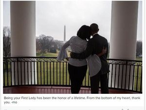 Foto Terakhir Michelle Obama Sebagai Ibu Negara Bikin Meleleh Foto Terakhir Michelle Obama Sebagai Ibu Negara Bikin Meleleh