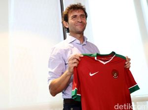 Harapan Tinggi Bayu Gatra pada Luis Milla