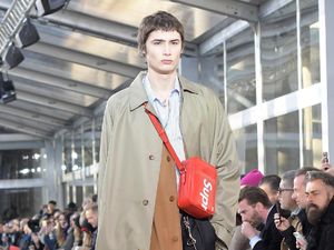 Ini Hasilnya Saat Louis Vuitton dan Supreme Berkolaborasi